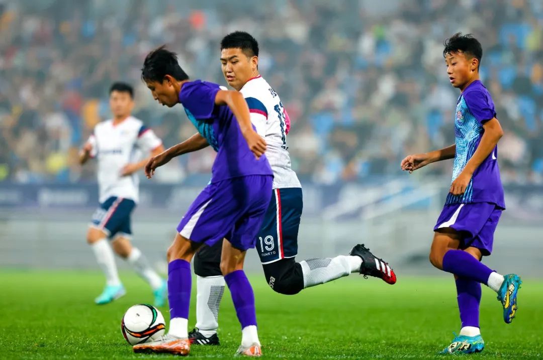 国际球队友谊赛,体现团队合作精神 国际球队友谊赛,体现团队合作精神