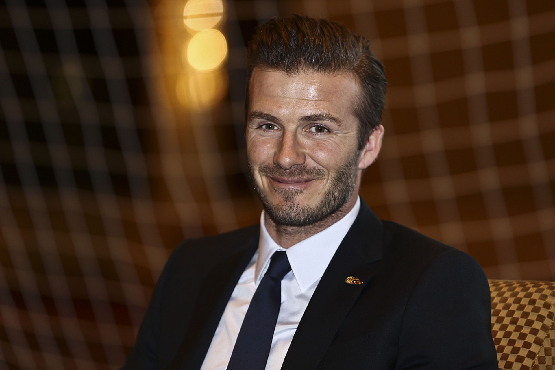 关于足球巨星表现抢眼，技术过人展现实力十足的信息