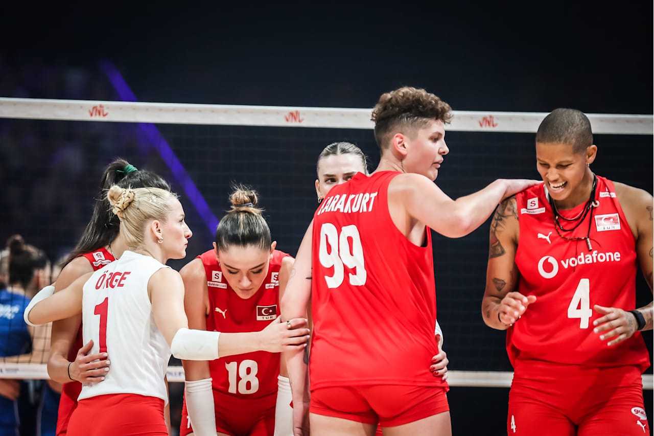 关于土耳其队在比赛中险胜对手，喜迎晋级的信息