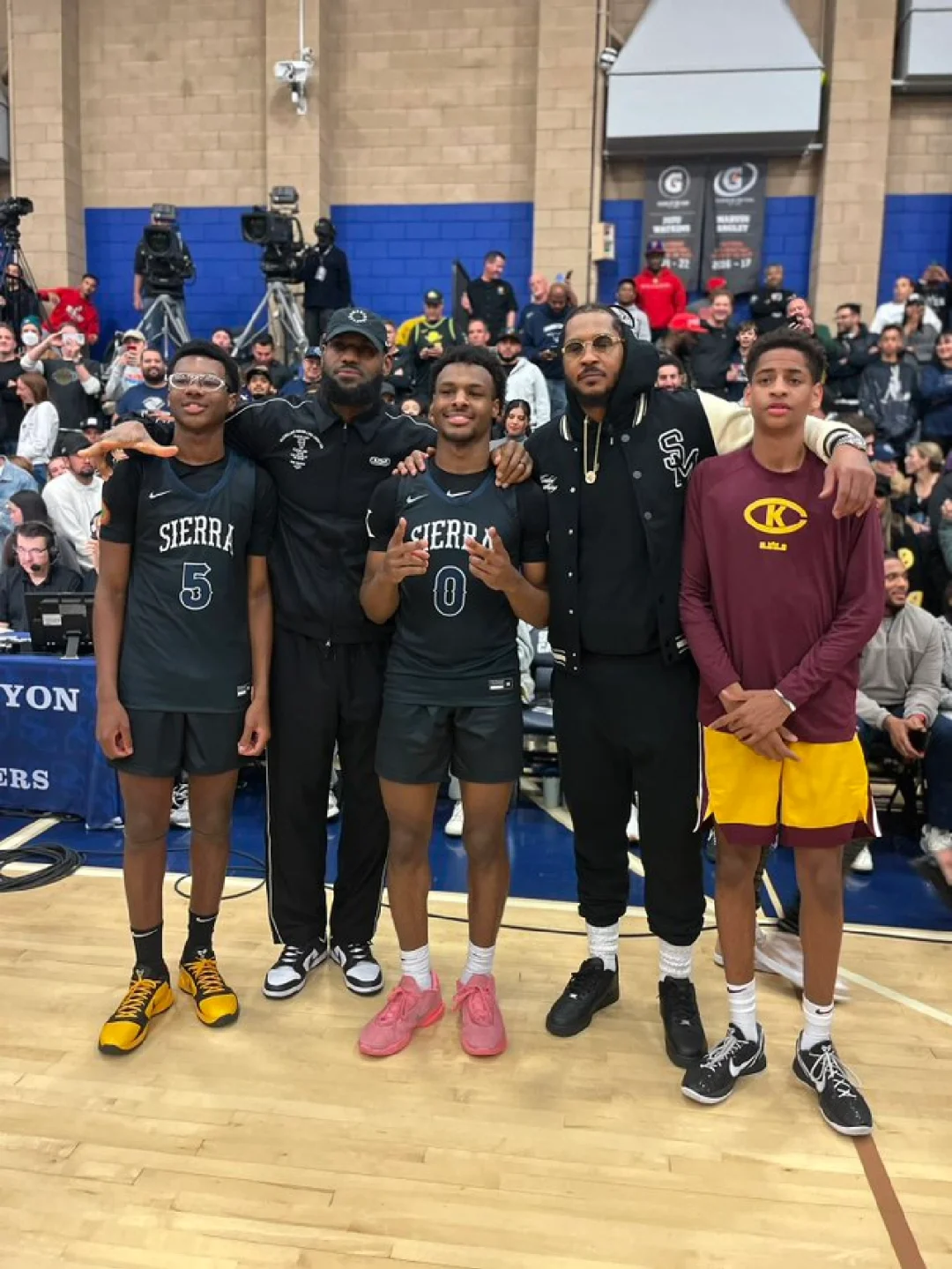 足球明星大战，精彩对决持续升温的简单介绍