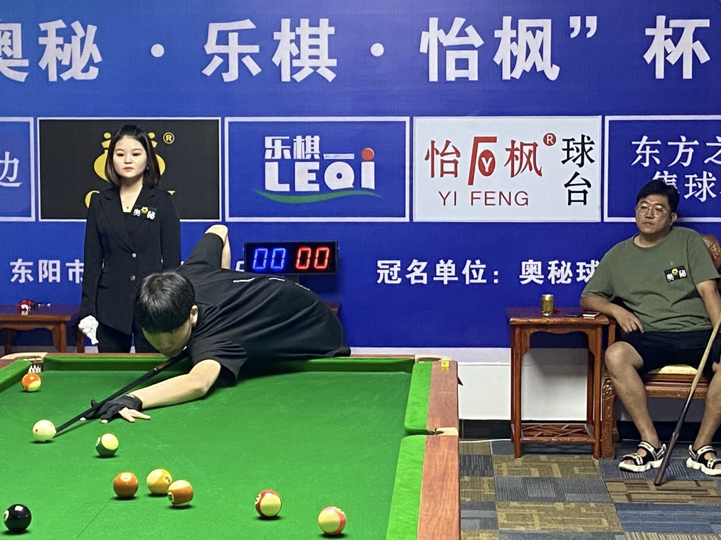 甘冈球队主场沉稳获胜，稳定排名