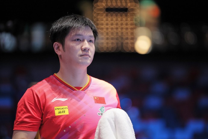 包含皮划艇比赛中选手疾风骤雨，势不可挡的词条