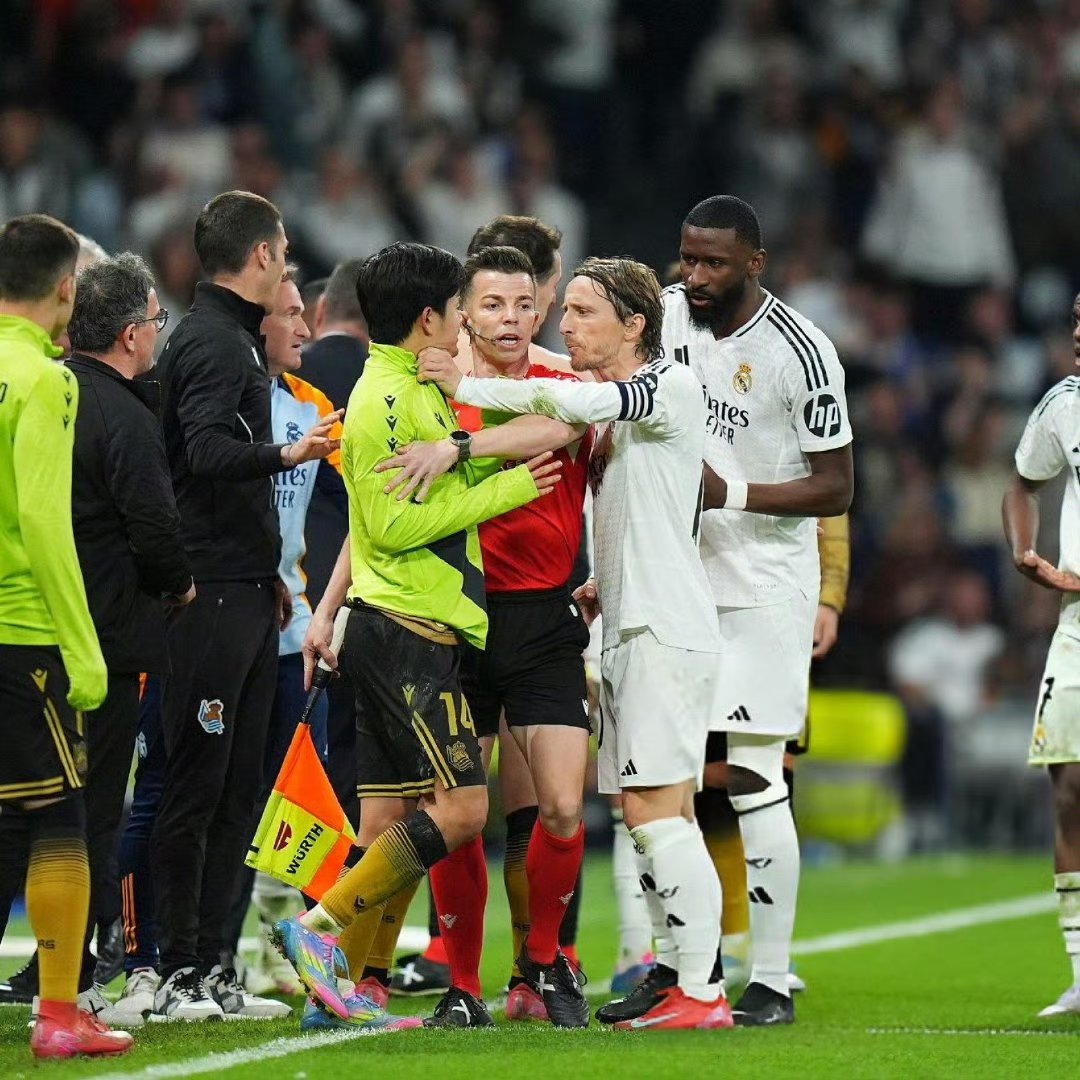 德国队大破乌克兰，西班牙队晋级半决赛