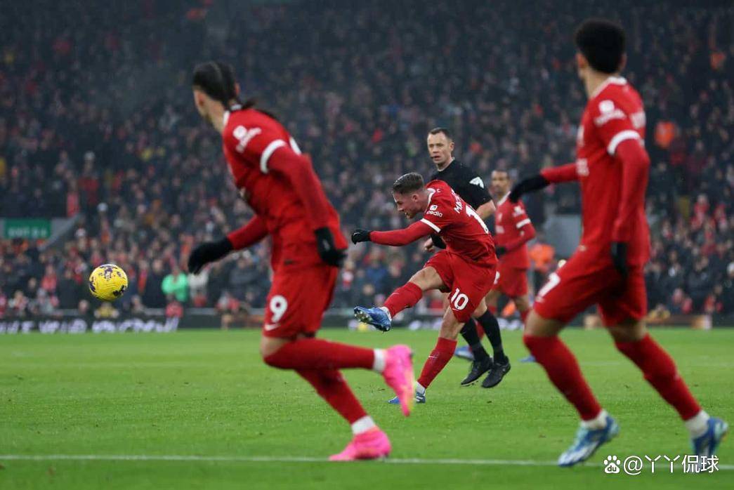 包含温布利球场掀起狂热的比赛热潮的词条