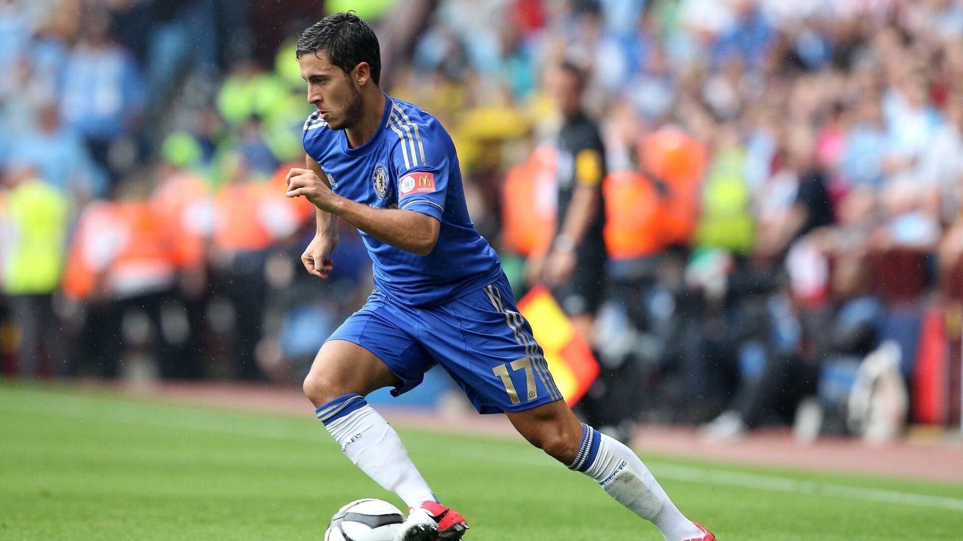 浓眉擎天撼昆仑，天山脚下扬旌旗—记一场跨越联盟的篮球风云