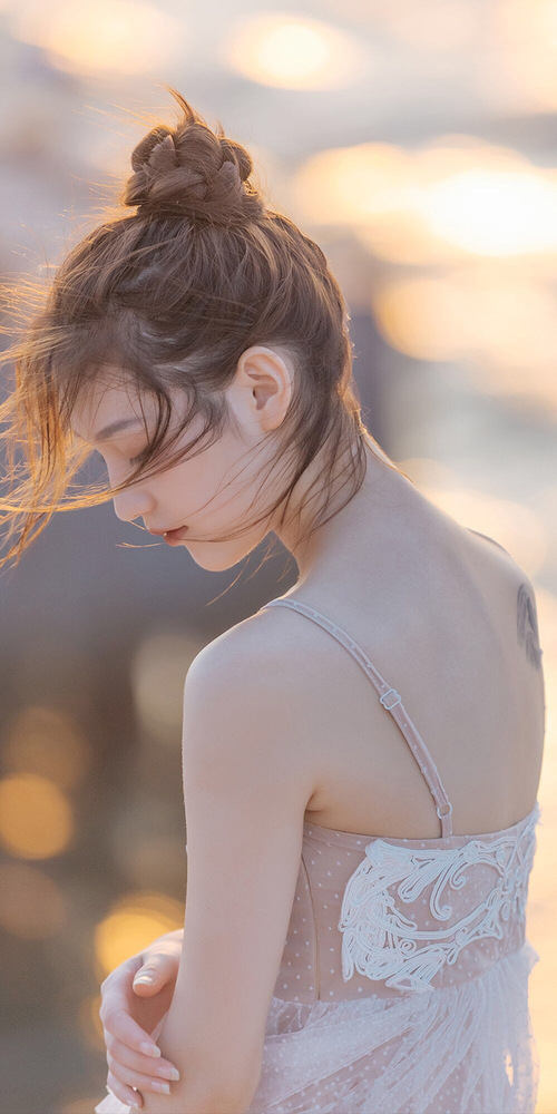 当梅西的利刃刺穿防线,曼城的机器碾过草皮—中国足球面对的两个维度